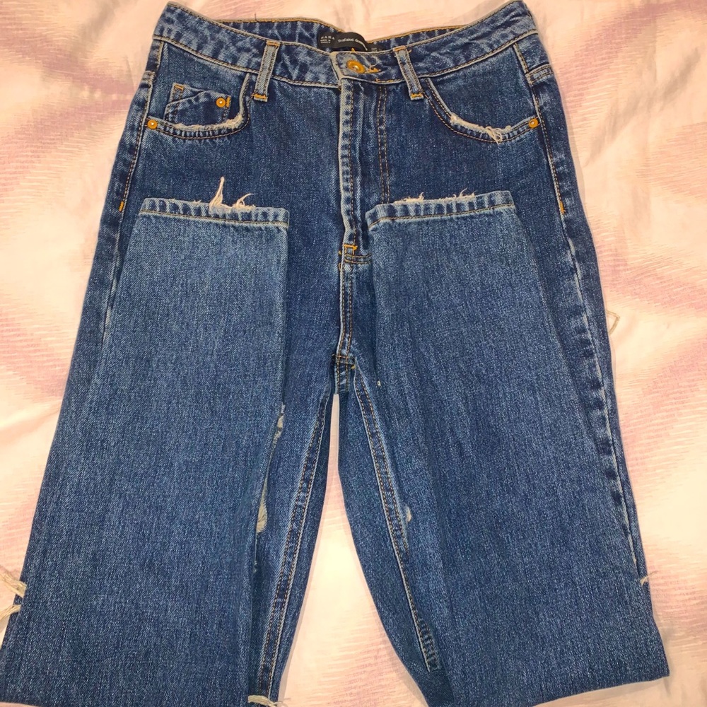 Blue Zara jeans high wasted with rips